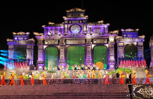 Khai mạc festival Huế 2014: Bữa tiệc nghệ thuật đa sắc màu  - ảnh 1